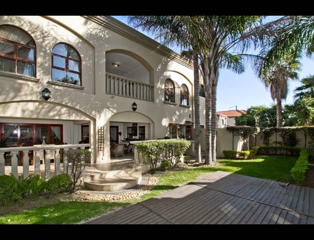 4 BEDROOM HOUSE FOR SALE IN KHYBER ROCK